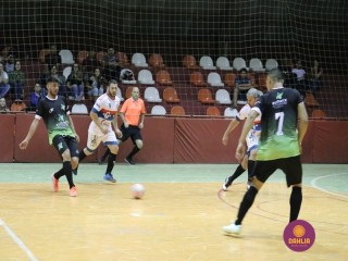 
<a style='margin-left: 5px;' class='btn btn-xs btn-social btn-facebook' href='https://www.facebook.com/sharer/sharer.php?u=https://www.boladovale.com.br/imgs/800-800-90/conteudo/fotos/1295/img5176.jpg' rel='popup' data-width='500' data-height='400'><i class='fa fa-facebook'></i>Compartilhar <span class='hidden-xs'>no Facebook</span>
</a> 
<a class='btn btn-default btn-xs' target='_blank' href='imgs/800-800-90/conteudo/fotos/1295/img5176.jpg'>
<span class='glyphicon glyphicon-cloud-download'></span> Salvar
</a> 
<span></span>