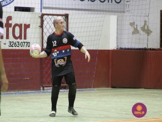 
<a style='margin-left: 5px;' class='btn btn-xs btn-social btn-facebook' href='https://www.facebook.com/sharer/sharer.php?u=https://www.boladovale.com.br/imgs/800-800-90/conteudo/fotos/1295/img5196.jpg' rel='popup' data-width='500' data-height='400'><i class='fa fa-facebook'></i>Compartilhar <span class='hidden-xs'>no Facebook</span>
</a> 
<a class='btn btn-default btn-xs' target='_blank' href='imgs/800-800-90/conteudo/fotos/1295/img5196.jpg'>
<span class='glyphicon glyphicon-cloud-download'></span> Salvar
</a> 
<span></span>