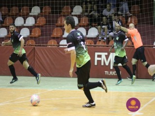 
<a style='margin-left: 5px;' class='btn btn-xs btn-social btn-facebook' href='https://www.facebook.com/sharer/sharer.php?u=https://www.boladovale.com.br/imgs/800-800-90/conteudo/fotos/1295/img5206.jpg' rel='popup' data-width='500' data-height='400'><i class='fa fa-facebook'></i>Compartilhar <span class='hidden-xs'>no Facebook</span>
</a> 
<a class='btn btn-default btn-xs' target='_blank' href='imgs/800-800-90/conteudo/fotos/1295/img5206.jpg'>
<span class='glyphicon glyphicon-cloud-download'></span> Salvar
</a> 
<span></span>