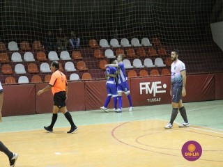 
<a style='margin-left: 5px;' class='btn btn-xs btn-social btn-facebook' href='https://www.facebook.com/sharer/sharer.php?u=https://www.boladovale.com.br/imgs/800-800-90/conteudo/fotos/1296/img5307.jpg' rel='popup' data-width='500' data-height='400'><i class='fa fa-facebook'></i>Compartilhar <span class='hidden-xs'>no Facebook</span>
</a> 
<a class='btn btn-default btn-xs' target='_blank' href='imgs/800-800-90/conteudo/fotos/1296/img5307.jpg'>
<span class='glyphicon glyphicon-cloud-download'></span> Salvar
</a> 
<span></span>