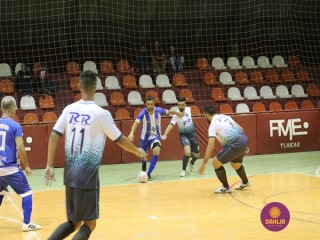 
<a style='margin-left: 5px;' class='btn btn-xs btn-social btn-facebook' href='https://www.facebook.com/sharer/sharer.php?u=https://www.boladovale.com.br/imgs/800-800-90/conteudo/fotos/1296/img5311.jpg' rel='popup' data-width='500' data-height='400'><i class='fa fa-facebook'></i>Compartilhar <span class='hidden-xs'>no Facebook</span>
</a> 
<a class='btn btn-default btn-xs' target='_blank' href='imgs/800-800-90/conteudo/fotos/1296/img5311.jpg'>
<span class='glyphicon glyphicon-cloud-download'></span> Salvar
</a> 
<span></span>