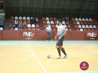 
<a style='margin-left: 5px;' class='btn btn-xs btn-social btn-facebook' href='https://www.facebook.com/sharer/sharer.php?u=https://www.boladovale.com.br/imgs/800-800-90/conteudo/fotos/1296/img5317.jpg' rel='popup' data-width='500' data-height='400'><i class='fa fa-facebook'></i>Compartilhar <span class='hidden-xs'>no Facebook</span>
</a> 
<a class='btn btn-default btn-xs' target='_blank' href='imgs/800-800-90/conteudo/fotos/1296/img5317.jpg'>
<span class='glyphicon glyphicon-cloud-download'></span> Salvar
</a> 
<span></span>