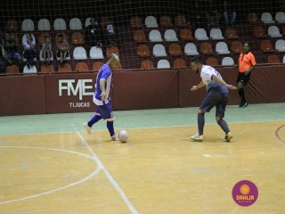 
<a style='margin-left: 5px;' class='btn btn-xs btn-social btn-facebook' href='https://www.facebook.com/sharer/sharer.php?u=https://www.boladovale.com.br/imgs/800-800-90/conteudo/fotos/1296/img5329.jpg' rel='popup' data-width='500' data-height='400'><i class='fa fa-facebook'></i>Compartilhar <span class='hidden-xs'>no Facebook</span>
</a> 
<a class='btn btn-default btn-xs' target='_blank' href='imgs/800-800-90/conteudo/fotos/1296/img5329.jpg'>
<span class='glyphicon glyphicon-cloud-download'></span> Salvar
</a> 
<span></span>