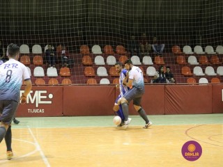 
<a style='margin-left: 5px;' class='btn btn-xs btn-social btn-facebook' href='https://www.facebook.com/sharer/sharer.php?u=https://www.boladovale.com.br/imgs/800-800-90/conteudo/fotos/1296/img5380.jpg' rel='popup' data-width='500' data-height='400'><i class='fa fa-facebook'></i>Compartilhar <span class='hidden-xs'>no Facebook</span>
</a> 
<a class='btn btn-default btn-xs' target='_blank' href='imgs/800-800-90/conteudo/fotos/1296/img5380.jpg'>
<span class='glyphicon glyphicon-cloud-download'></span> Salvar
</a> 
<span></span>