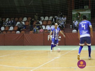 
<a style='margin-left: 5px;' class='btn btn-xs btn-social btn-facebook' href='https://www.facebook.com/sharer/sharer.php?u=https://www.boladovale.com.br/imgs/800-800-90/conteudo/fotos/1296/img5381.jpg' rel='popup' data-width='500' data-height='400'><i class='fa fa-facebook'></i>Compartilhar <span class='hidden-xs'>no Facebook</span>
</a> 
<a class='btn btn-default btn-xs' target='_blank' href='imgs/800-800-90/conteudo/fotos/1296/img5381.jpg'>
<span class='glyphicon glyphicon-cloud-download'></span> Salvar
</a> 
<span></span>