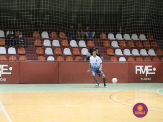 
<a style='margin-left: 5px;' class='btn btn-xs btn-social btn-facebook' href='https://www.facebook.com/sharer/sharer.php?u=https://www.boladovale.com.br/imgs/800-800-90/conteudo/fotos/1296/img5384.jpg' rel='popup' data-width='500' data-height='400'><i class='fa fa-facebook'></i>Compartilhar <span class='hidden-xs'>no Facebook</span>
</a> 
<a class='btn btn-default btn-xs' target='_blank' href='imgs/800-800-90/conteudo/fotos/1296/img5384.jpg'>
<span class='glyphicon glyphicon-cloud-download'></span> Salvar
</a> 
<span></span>