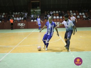 
<a style='margin-left: 5px;' class='btn btn-xs btn-social btn-facebook' href='https://www.facebook.com/sharer/sharer.php?u=https://www.boladovale.com.br/imgs/800-800-90/conteudo/fotos/1296/img5386.jpg' rel='popup' data-width='500' data-height='400'><i class='fa fa-facebook'></i>Compartilhar <span class='hidden-xs'>no Facebook</span>
</a> 
<a class='btn btn-default btn-xs' target='_blank' href='imgs/800-800-90/conteudo/fotos/1296/img5386.jpg'>
<span class='glyphicon glyphicon-cloud-download'></span> Salvar
</a> 
<span></span>