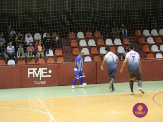 
<a style='margin-left: 5px;' class='btn btn-xs btn-social btn-facebook' href='https://www.facebook.com/sharer/sharer.php?u=https://www.boladovale.com.br/imgs/800-800-90/conteudo/fotos/1296/img5414.jpg' rel='popup' data-width='500' data-height='400'><i class='fa fa-facebook'></i>Compartilhar <span class='hidden-xs'>no Facebook</span>
</a> 
<a class='btn btn-default btn-xs' target='_blank' href='imgs/800-800-90/conteudo/fotos/1296/img5414.jpg'>
<span class='glyphicon glyphicon-cloud-download'></span> Salvar
</a> 
<span></span>