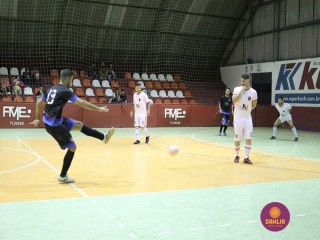 
<a style='margin-left: 5px;' class='btn btn-xs btn-social btn-facebook' href='https://www.facebook.com/sharer/sharer.php?u=https://www.boladovale.com.br/imgs/800-800-90/conteudo/fotos/1297/img5451.jpg' rel='popup' data-width='500' data-height='400'><i class='fa fa-facebook'></i>Compartilhar <span class='hidden-xs'>no Facebook</span>
</a> 
<a class='btn btn-default btn-xs' target='_blank' href='imgs/800-800-90/conteudo/fotos/1297/img5451.jpg'>
<span class='glyphicon glyphicon-cloud-download'></span> Salvar
</a> 
<span></span>