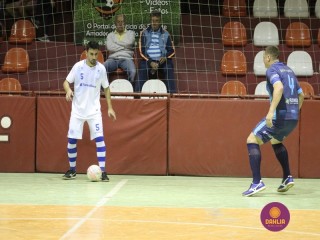 
<a style='margin-left: 5px;' class='btn btn-xs btn-social btn-facebook' href='https://www.facebook.com/sharer/sharer.php?u=https://www.boladovale.com.br/imgs/800-800-90/conteudo/fotos/1298/img5559.jpg' rel='popup' data-width='500' data-height='400'><i class='fa fa-facebook'></i>Compartilhar <span class='hidden-xs'>no Facebook</span>
</a> 
<a class='btn btn-default btn-xs' target='_blank' href='imgs/800-800-90/conteudo/fotos/1298/img5559.jpg'>
<span class='glyphicon glyphicon-cloud-download'></span> Salvar
</a> 
<span></span>