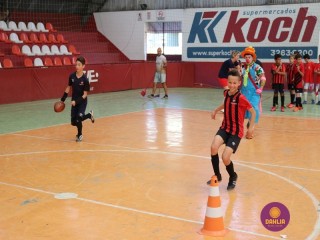 
<a style='margin-left: 5px;' class='btn btn-xs btn-social btn-facebook' href='https://www.facebook.com/sharer/sharer.php?u=https://www.boladovale.com.br/imgs/800-800-90/conteudo/fotos/1299/img5606.jpg' rel='popup' data-width='500' data-height='400'><i class='fa fa-facebook'></i>Compartilhar <span class='hidden-xs'>no Facebook</span>
</a> 
<a class='btn btn-default btn-xs' target='_blank' href='imgs/800-800-90/conteudo/fotos/1299/img5606.jpg'>
<span class='glyphicon glyphicon-cloud-download'></span> Salvar
</a> 
<span></span>
