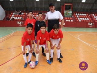 
<a style='margin-left: 5px;' class='btn btn-xs btn-social btn-facebook' href='https://www.facebook.com/sharer/sharer.php?u=https://www.boladovale.com.br/imgs/800-800-90/conteudo/fotos/1299/img5634.jpg' rel='popup' data-width='500' data-height='400'><i class='fa fa-facebook'></i>Compartilhar <span class='hidden-xs'>no Facebook</span>
</a> 
<a class='btn btn-default btn-xs' target='_blank' href='imgs/800-800-90/conteudo/fotos/1299/img5634.jpg'>
<span class='glyphicon glyphicon-cloud-download'></span> Salvar
</a> 
<span></span>
