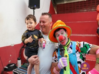 
<a style='margin-left: 5px;' class='btn btn-xs btn-social btn-facebook' href='https://www.facebook.com/sharer/sharer.php?u=https://www.boladovale.com.br/imgs/800-800-90/conteudo/fotos/1299/img5659.jpg' rel='popup' data-width='500' data-height='400'><i class='fa fa-facebook'></i>Compartilhar <span class='hidden-xs'>no Facebook</span>
</a> 
<a class='btn btn-default btn-xs' target='_blank' href='imgs/800-800-90/conteudo/fotos/1299/img5659.jpg'>
<span class='glyphicon glyphicon-cloud-download'></span> Salvar
</a> 
<span></span>