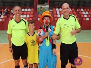 
<a style='margin-left: 5px;' class='btn btn-xs btn-social btn-facebook' href='https://www.facebook.com/sharer/sharer.php?u=https://www.boladovale.com.br/imgs/800-800-90/conteudo/fotos/1299/img5686.jpg' rel='popup' data-width='500' data-height='400'><i class='fa fa-facebook'></i>Compartilhar <span class='hidden-xs'>no Facebook</span>
</a> 
<a class='btn btn-default btn-xs' target='_blank' href='imgs/800-800-90/conteudo/fotos/1299/img5686.jpg'>
<span class='glyphicon glyphicon-cloud-download'></span> Salvar
</a> 
<span></span>