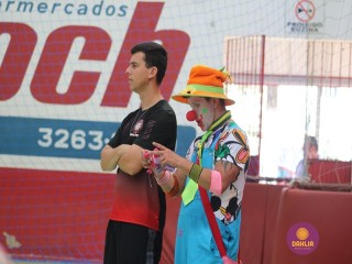 
<a style='margin-left: 5px;' class='btn btn-xs btn-social btn-facebook' href='https://www.facebook.com/sharer/sharer.php?u=https://www.boladovale.com.br/imgs/800-800-90/conteudo/fotos/1299/img5692.jpg' rel='popup' data-width='500' data-height='400'><i class='fa fa-facebook'></i>Compartilhar <span class='hidden-xs'>no Facebook</span>
</a> 
<a class='btn btn-default btn-xs' target='_blank' href='imgs/800-800-90/conteudo/fotos/1299/img5692.jpg'>
<span class='glyphicon glyphicon-cloud-download'></span> Salvar
</a> 
<span></span>