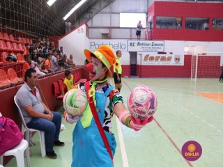 
<a style='margin-left: 5px;' class='btn btn-xs btn-social btn-facebook' href='https://www.facebook.com/sharer/sharer.php?u=https://www.boladovale.com.br/imgs/800-800-90/conteudo/fotos/1299/img5695.jpg' rel='popup' data-width='500' data-height='400'><i class='fa fa-facebook'></i>Compartilhar <span class='hidden-xs'>no Facebook</span>
</a> 
<a class='btn btn-default btn-xs' target='_blank' href='imgs/800-800-90/conteudo/fotos/1299/img5695.jpg'>
<span class='glyphicon glyphicon-cloud-download'></span> Salvar
</a> 
<span></span>