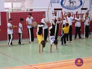 
<a style='margin-left: 5px;' class='btn btn-xs btn-social btn-facebook' href='https://www.facebook.com/sharer/sharer.php?u=https://www.boladovale.com.br/imgs/800-800-90/conteudo/fotos/1299/img7010.jpg' rel='popup' data-width='500' data-height='400'><i class='fa fa-facebook'></i>Compartilhar <span class='hidden-xs'>no Facebook</span>
</a> 
<a class='btn btn-default btn-xs' target='_blank' href='imgs/800-800-90/conteudo/fotos/1299/img7010.jpg'>
<span class='glyphicon glyphicon-cloud-download'></span> Salvar
</a> 
<span></span>