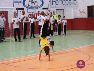 
<a style='margin-left: 5px;' class='btn btn-xs btn-social btn-facebook' href='https://www.facebook.com/sharer/sharer.php?u=https://www.boladovale.com.br/imgs/800-800-90/conteudo/fotos/1299/img7014.jpg' rel='popup' data-width='500' data-height='400'><i class='fa fa-facebook'></i>Compartilhar <span class='hidden-xs'>no Facebook</span>
</a> 
<a class='btn btn-default btn-xs' target='_blank' href='imgs/800-800-90/conteudo/fotos/1299/img7014.jpg'>
<span class='glyphicon glyphicon-cloud-download'></span> Salvar
</a> 
<span></span>
