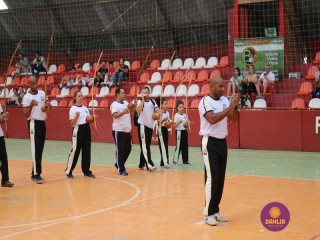 
<a style='margin-left: 5px;' class='btn btn-xs btn-social btn-facebook' href='https://www.facebook.com/sharer/sharer.php?u=https://www.boladovale.com.br/imgs/800-800-90/conteudo/fotos/1299/img7033.jpg' rel='popup' data-width='500' data-height='400'><i class='fa fa-facebook'></i>Compartilhar <span class='hidden-xs'>no Facebook</span>
</a> 
<a class='btn btn-default btn-xs' target='_blank' href='imgs/800-800-90/conteudo/fotos/1299/img7033.jpg'>
<span class='glyphicon glyphicon-cloud-download'></span> Salvar
</a> 
<span></span>
