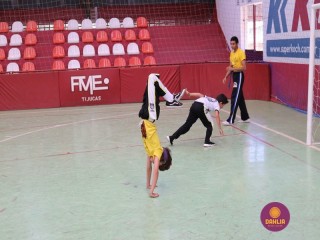 
<a style='margin-left: 5px;' class='btn btn-xs btn-social btn-facebook' href='https://www.facebook.com/sharer/sharer.php?u=https://www.boladovale.com.br/imgs/800-800-90/conteudo/fotos/1299/img7036.jpg' rel='popup' data-width='500' data-height='400'><i class='fa fa-facebook'></i>Compartilhar <span class='hidden-xs'>no Facebook</span>
</a> 
<a class='btn btn-default btn-xs' target='_blank' href='imgs/800-800-90/conteudo/fotos/1299/img7036.jpg'>
<span class='glyphicon glyphicon-cloud-download'></span> Salvar
</a> 
<span></span>