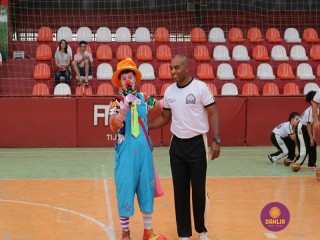 
<a style='margin-left: 5px;' class='btn btn-xs btn-social btn-facebook' href='https://www.facebook.com/sharer/sharer.php?u=https://www.boladovale.com.br/imgs/800-800-90/conteudo/fotos/1299/img7047.jpg' rel='popup' data-width='500' data-height='400'><i class='fa fa-facebook'></i>Compartilhar <span class='hidden-xs'>no Facebook</span>
</a> 
<a class='btn btn-default btn-xs' target='_blank' href='imgs/800-800-90/conteudo/fotos/1299/img7047.jpg'>
<span class='glyphicon glyphicon-cloud-download'></span> Salvar
</a> 
<span></span>