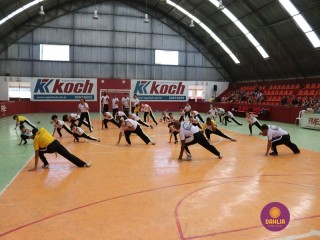 
<a style='margin-left: 5px;' class='btn btn-xs btn-social btn-facebook' href='https://www.facebook.com/sharer/sharer.php?u=https://www.boladovale.com.br/imgs/800-800-90/conteudo/fotos/1299/img7065.jpg' rel='popup' data-width='500' data-height='400'><i class='fa fa-facebook'></i>Compartilhar <span class='hidden-xs'>no Facebook</span>
</a> 
<a class='btn btn-default btn-xs' target='_blank' href='imgs/800-800-90/conteudo/fotos/1299/img7065.jpg'>
<span class='glyphicon glyphicon-cloud-download'></span> Salvar
</a> 
<span></span>