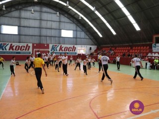 
<a style='margin-left: 5px;' class='btn btn-xs btn-social btn-facebook' href='https://www.facebook.com/sharer/sharer.php?u=https://www.boladovale.com.br/imgs/800-800-90/conteudo/fotos/1299/img7066.jpg' rel='popup' data-width='500' data-height='400'><i class='fa fa-facebook'></i>Compartilhar <span class='hidden-xs'>no Facebook</span>
</a> 
<a class='btn btn-default btn-xs' target='_blank' href='imgs/800-800-90/conteudo/fotos/1299/img7066.jpg'>
<span class='glyphicon glyphicon-cloud-download'></span> Salvar
</a> 
<span></span>