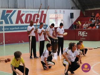 
<a style='margin-left: 5px;' class='btn btn-xs btn-social btn-facebook' href='https://www.facebook.com/sharer/sharer.php?u=https://www.boladovale.com.br/imgs/800-800-90/conteudo/fotos/1299/img7078.jpg' rel='popup' data-width='500' data-height='400'><i class='fa fa-facebook'></i>Compartilhar <span class='hidden-xs'>no Facebook</span>
</a> 
<a class='btn btn-default btn-xs' target='_blank' href='imgs/800-800-90/conteudo/fotos/1299/img7078.jpg'>
<span class='glyphicon glyphicon-cloud-download'></span> Salvar
</a> 
<span></span>