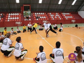 
<a style='margin-left: 5px;' class='btn btn-xs btn-social btn-facebook' href='https://www.facebook.com/sharer/sharer.php?u=https://www.boladovale.com.br/imgs/800-800-90/conteudo/fotos/1299/img7091.jpg' rel='popup' data-width='500' data-height='400'><i class='fa fa-facebook'></i>Compartilhar <span class='hidden-xs'>no Facebook</span>
</a> 
<a class='btn btn-default btn-xs' target='_blank' href='imgs/800-800-90/conteudo/fotos/1299/img7091.jpg'>
<span class='glyphicon glyphicon-cloud-download'></span> Salvar
</a> 
<span></span>