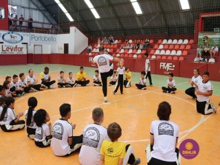 
<a style='margin-left: 5px;' class='btn btn-xs btn-social btn-facebook' href='https://www.facebook.com/sharer/sharer.php?u=https://www.boladovale.com.br/imgs/800-800-90/conteudo/fotos/1299/img7098.jpg' rel='popup' data-width='500' data-height='400'><i class='fa fa-facebook'></i>Compartilhar <span class='hidden-xs'>no Facebook</span>
</a> 
<a class='btn btn-default btn-xs' target='_blank' href='imgs/800-800-90/conteudo/fotos/1299/img7098.jpg'>
<span class='glyphicon glyphicon-cloud-download'></span> Salvar
</a> 
<span></span>