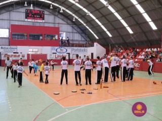 
<a style='margin-left: 5px;' class='btn btn-xs btn-social btn-facebook' href='https://www.facebook.com/sharer/sharer.php?u=https://www.boladovale.com.br/imgs/800-800-90/conteudo/fotos/1299/img7127.jpg' rel='popup' data-width='500' data-height='400'><i class='fa fa-facebook'></i>Compartilhar <span class='hidden-xs'>no Facebook</span>
</a> 
<a class='btn btn-default btn-xs' target='_blank' href='imgs/800-800-90/conteudo/fotos/1299/img7127.jpg'>
<span class='glyphicon glyphicon-cloud-download'></span> Salvar
</a> 
<span></span>
