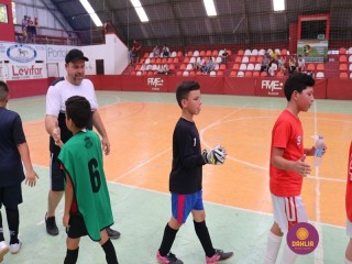 
<a style='margin-left: 5px;' class='btn btn-xs btn-social btn-facebook' href='https://www.facebook.com/sharer/sharer.php?u=https://www.boladovale.com.br/imgs/800-800-90/conteudo/fotos/1299/img7174.jpg' rel='popup' data-width='500' data-height='400'><i class='fa fa-facebook'></i>Compartilhar <span class='hidden-xs'>no Facebook</span>
</a> 
<a class='btn btn-default btn-xs' target='_blank' href='imgs/800-800-90/conteudo/fotos/1299/img7174.jpg'>
<span class='glyphicon glyphicon-cloud-download'></span> Salvar
</a> 
<span></span>