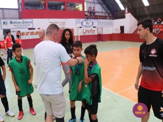 
<a style='margin-left: 5px;' class='btn btn-xs btn-social btn-facebook' href='https://www.facebook.com/sharer/sharer.php?u=https://www.boladovale.com.br/imgs/800-800-90/conteudo/fotos/1299/img7178.jpg' rel='popup' data-width='500' data-height='400'><i class='fa fa-facebook'></i>Compartilhar <span class='hidden-xs'>no Facebook</span>
</a> 
<a class='btn btn-default btn-xs' target='_blank' href='imgs/800-800-90/conteudo/fotos/1299/img7178.jpg'>
<span class='glyphicon glyphicon-cloud-download'></span> Salvar
</a> 
<span></span>