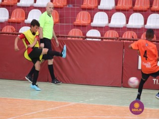 
<a style='margin-left: 5px;' class='btn btn-xs btn-social btn-facebook' href='https://www.facebook.com/sharer/sharer.php?u=https://www.boladovale.com.br/imgs/800-800-90/conteudo/fotos/1299/img7227.jpg' rel='popup' data-width='500' data-height='400'><i class='fa fa-facebook'></i>Compartilhar <span class='hidden-xs'>no Facebook</span>
</a> 
<a class='btn btn-default btn-xs' target='_blank' href='imgs/800-800-90/conteudo/fotos/1299/img7227.jpg'>
<span class='glyphicon glyphicon-cloud-download'></span> Salvar
</a> 
<span></span>