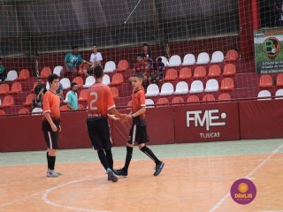 
<a style='margin-left: 5px;' class='btn btn-xs btn-social btn-facebook' href='https://www.facebook.com/sharer/sharer.php?u=https://www.boladovale.com.br/imgs/800-800-90/conteudo/fotos/1300/img7426.jpg' rel='popup' data-width='500' data-height='400'><i class='fa fa-facebook'></i>Compartilhar <span class='hidden-xs'>no Facebook</span>
</a> 
<a class='btn btn-default btn-xs' target='_blank' href='imgs/800-800-90/conteudo/fotos/1300/img7426.jpg'>
<span class='glyphicon glyphicon-cloud-download'></span> Salvar
</a> 
<span></span>