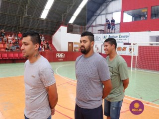 
<a style='margin-left: 5px;' class='btn btn-xs btn-social btn-facebook' href='https://www.facebook.com/sharer/sharer.php?u=https://www.boladovale.com.br/imgs/800-800-90/conteudo/fotos/1301/img7473.jpg' rel='popup' data-width='500' data-height='400'><i class='fa fa-facebook'></i>Compartilhar <span class='hidden-xs'>no Facebook</span>
</a> 
<a class='btn btn-default btn-xs' target='_blank' href='imgs/800-800-90/conteudo/fotos/1301/img7473.jpg'>
<span class='glyphicon glyphicon-cloud-download'></span> Salvar
</a> 
<span></span>