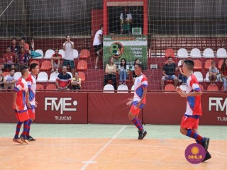 
<a style='margin-left: 5px;' class='btn btn-xs btn-social btn-facebook' href='https://www.facebook.com/sharer/sharer.php?u=https://www.boladovale.com.br/imgs/800-800-90/conteudo/fotos/1301/img7585.jpg' rel='popup' data-width='500' data-height='400'><i class='fa fa-facebook'></i>Compartilhar <span class='hidden-xs'>no Facebook</span>
</a> 
<a class='btn btn-default btn-xs' target='_blank' href='imgs/800-800-90/conteudo/fotos/1301/img7585.jpg'>
<span class='glyphicon glyphicon-cloud-download'></span> Salvar
</a> 
<span></span>