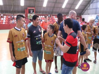 
<a style='margin-left: 5px;' class='btn btn-xs btn-social btn-facebook' href='https://www.facebook.com/sharer/sharer.php?u=https://www.boladovale.com.br/imgs/800-800-90/conteudo/fotos/1302/img7603.jpg' rel='popup' data-width='500' data-height='400'><i class='fa fa-facebook'></i>Compartilhar <span class='hidden-xs'>no Facebook</span>
</a> 
<a class='btn btn-default btn-xs' target='_blank' href='imgs/800-800-90/conteudo/fotos/1302/img7603.jpg'>
<span class='glyphicon glyphicon-cloud-download'></span> Salvar
</a> 
<span></span>