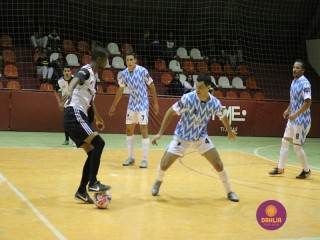 
<a style='margin-left: 5px;' class='btn btn-xs btn-social btn-facebook' href='https://www.facebook.com/sharer/sharer.php?u=https://www.boladovale.com.br/imgs/800-800-90/conteudo/fotos/1303/img7747.jpg' rel='popup' data-width='500' data-height='400'><i class='fa fa-facebook'></i>Compartilhar <span class='hidden-xs'>no Facebook</span>
</a> 
<a class='btn btn-default btn-xs' target='_blank' href='imgs/800-800-90/conteudo/fotos/1303/img7747.jpg'>
<span class='glyphicon glyphicon-cloud-download'></span> Salvar
</a> 
<span></span>