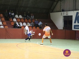 
<a style='margin-left: 5px;' class='btn btn-xs btn-social btn-facebook' href='https://www.facebook.com/sharer/sharer.php?u=https://www.boladovale.com.br/imgs/800-800-90/conteudo/fotos/1304/img7808.jpg' rel='popup' data-width='500' data-height='400'><i class='fa fa-facebook'></i>Compartilhar <span class='hidden-xs'>no Facebook</span>
</a> 
<a class='btn btn-default btn-xs' target='_blank' href='imgs/800-800-90/conteudo/fotos/1304/img7808.jpg'>
<span class='glyphicon glyphicon-cloud-download'></span> Salvar
</a> 
<span></span>