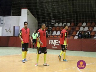 
<a style='margin-left: 5px;' class='btn btn-xs btn-social btn-facebook' href='https://www.facebook.com/sharer/sharer.php?u=https://www.boladovale.com.br/imgs/800-800-90/conteudo/fotos/1305/img7857.jpg' rel='popup' data-width='500' data-height='400'><i class='fa fa-facebook'></i>Compartilhar <span class='hidden-xs'>no Facebook</span>
</a> 
<a class='btn btn-default btn-xs' target='_blank' href='imgs/800-800-90/conteudo/fotos/1305/img7857.jpg'>
<span class='glyphicon glyphicon-cloud-download'></span> Salvar
</a> 
<span></span>