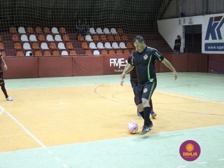 
<a style='margin-left: 5px;' class='btn btn-xs btn-social btn-facebook' href='https://www.facebook.com/sharer/sharer.php?u=https://www.boladovale.com.br/imgs/800-800-90/conteudo/fotos/1309/img8324.jpg' rel='popup' data-width='500' data-height='400'><i class='fa fa-facebook'></i>Compartilhar <span class='hidden-xs'>no Facebook</span>
</a> 
<a class='btn btn-default btn-xs' target='_blank' href='imgs/800-800-90/conteudo/fotos/1309/img8324.jpg'>
<span class='glyphicon glyphicon-cloud-download'></span> Salvar
</a> 
<span></span>