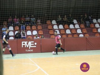 
<a style='margin-left: 5px;' class='btn btn-xs btn-social btn-facebook' href='https://www.facebook.com/sharer/sharer.php?u=https://www.boladovale.com.br/imgs/800-800-90/conteudo/fotos/1311/img8515.jpg' rel='popup' data-width='500' data-height='400'><i class='fa fa-facebook'></i>Compartilhar <span class='hidden-xs'>no Facebook</span>
</a> 
<a class='btn btn-default btn-xs' target='_blank' href='imgs/800-800-90/conteudo/fotos/1311/img8515.jpg'>
<span class='glyphicon glyphicon-cloud-download'></span> Salvar
</a> 
<span></span>