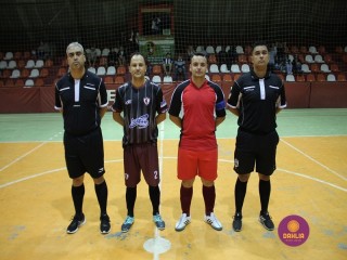 
<a style='margin-left: 5px;' class='btn btn-xs btn-social btn-facebook' href='https://www.facebook.com/sharer/sharer.php?u=https://www.boladovale.com.br/imgs/800-800-90/conteudo/fotos/1315/img7683.jpg' rel='popup' data-width='500' data-height='400'><i class='fa fa-facebook'></i>Compartilhar <span class='hidden-xs'>no Facebook</span>
</a> 
<a class='btn btn-default btn-xs' target='_blank' href='imgs/800-800-90/conteudo/fotos/1315/img7683.jpg'>
<span class='glyphicon glyphicon-cloud-download'></span> Salvar
</a> 
<span></span>