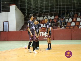 
<a style='margin-left: 5px;' class='btn btn-xs btn-social btn-facebook' href='https://www.facebook.com/sharer/sharer.php?u=https://www.boladovale.com.br/imgs/800-800-90/conteudo/fotos/1315/img7689.jpg' rel='popup' data-width='500' data-height='400'><i class='fa fa-facebook'></i>Compartilhar <span class='hidden-xs'>no Facebook</span>
</a> 
<a class='btn btn-default btn-xs' target='_blank' href='imgs/800-800-90/conteudo/fotos/1315/img7689.jpg'>
<span class='glyphicon glyphicon-cloud-download'></span> Salvar
</a> 
<span></span>