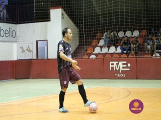 
<a style='margin-left: 5px;' class='btn btn-xs btn-social btn-facebook' href='https://www.facebook.com/sharer/sharer.php?u=https://www.boladovale.com.br/imgs/800-800-90/conteudo/fotos/1315/img7703.jpg' rel='popup' data-width='500' data-height='400'><i class='fa fa-facebook'></i>Compartilhar <span class='hidden-xs'>no Facebook</span>
</a> 
<a class='btn btn-default btn-xs' target='_blank' href='imgs/800-800-90/conteudo/fotos/1315/img7703.jpg'>
<span class='glyphicon glyphicon-cloud-download'></span> Salvar
</a> 
<span></span>