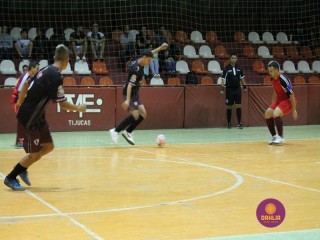 
<a style='margin-left: 5px;' class='btn btn-xs btn-social btn-facebook' href='https://www.facebook.com/sharer/sharer.php?u=https://www.boladovale.com.br/imgs/800-800-90/conteudo/fotos/1315/img7711.jpg' rel='popup' data-width='500' data-height='400'><i class='fa fa-facebook'></i>Compartilhar <span class='hidden-xs'>no Facebook</span>
</a> 
<a class='btn btn-default btn-xs' target='_blank' href='imgs/800-800-90/conteudo/fotos/1315/img7711.jpg'>
<span class='glyphicon glyphicon-cloud-download'></span> Salvar
</a> 
<span></span>