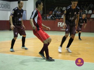 
<a style='margin-left: 5px;' class='btn btn-xs btn-social btn-facebook' href='https://www.facebook.com/sharer/sharer.php?u=https://www.boladovale.com.br/imgs/800-800-90/conteudo/fotos/1315/img7741.jpg' rel='popup' data-width='500' data-height='400'><i class='fa fa-facebook'></i>Compartilhar <span class='hidden-xs'>no Facebook</span>
</a> 
<a class='btn btn-default btn-xs' target='_blank' href='imgs/800-800-90/conteudo/fotos/1315/img7741.jpg'>
<span class='glyphicon glyphicon-cloud-download'></span> Salvar
</a> 
<span></span>
