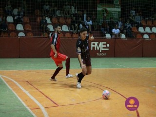 
<a style='margin-left: 5px;' class='btn btn-xs btn-social btn-facebook' href='https://www.facebook.com/sharer/sharer.php?u=https://www.boladovale.com.br/imgs/800-800-90/conteudo/fotos/1315/img7778.jpg' rel='popup' data-width='500' data-height='400'><i class='fa fa-facebook'></i>Compartilhar <span class='hidden-xs'>no Facebook</span>
</a> 
<a class='btn btn-default btn-xs' target='_blank' href='imgs/800-800-90/conteudo/fotos/1315/img7778.jpg'>
<span class='glyphicon glyphicon-cloud-download'></span> Salvar
</a> 
<span></span>