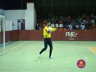 
<a style='margin-left: 5px;' class='btn btn-xs btn-social btn-facebook' href='https://www.facebook.com/sharer/sharer.php?u=https://www.boladovale.com.br/imgs/800-800-90/conteudo/fotos/1315/img7788.jpg' rel='popup' data-width='500' data-height='400'><i class='fa fa-facebook'></i>Compartilhar <span class='hidden-xs'>no Facebook</span>
</a> 
<a class='btn btn-default btn-xs' target='_blank' href='imgs/800-800-90/conteudo/fotos/1315/img7788.jpg'>
<span class='glyphicon glyphicon-cloud-download'></span> Salvar
</a> 
<span></span>